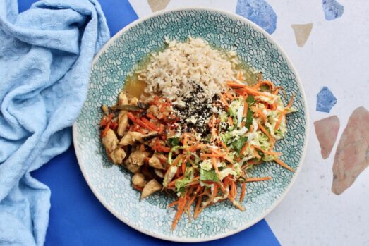 Chińszczyzna z kurczakiem i ryżem