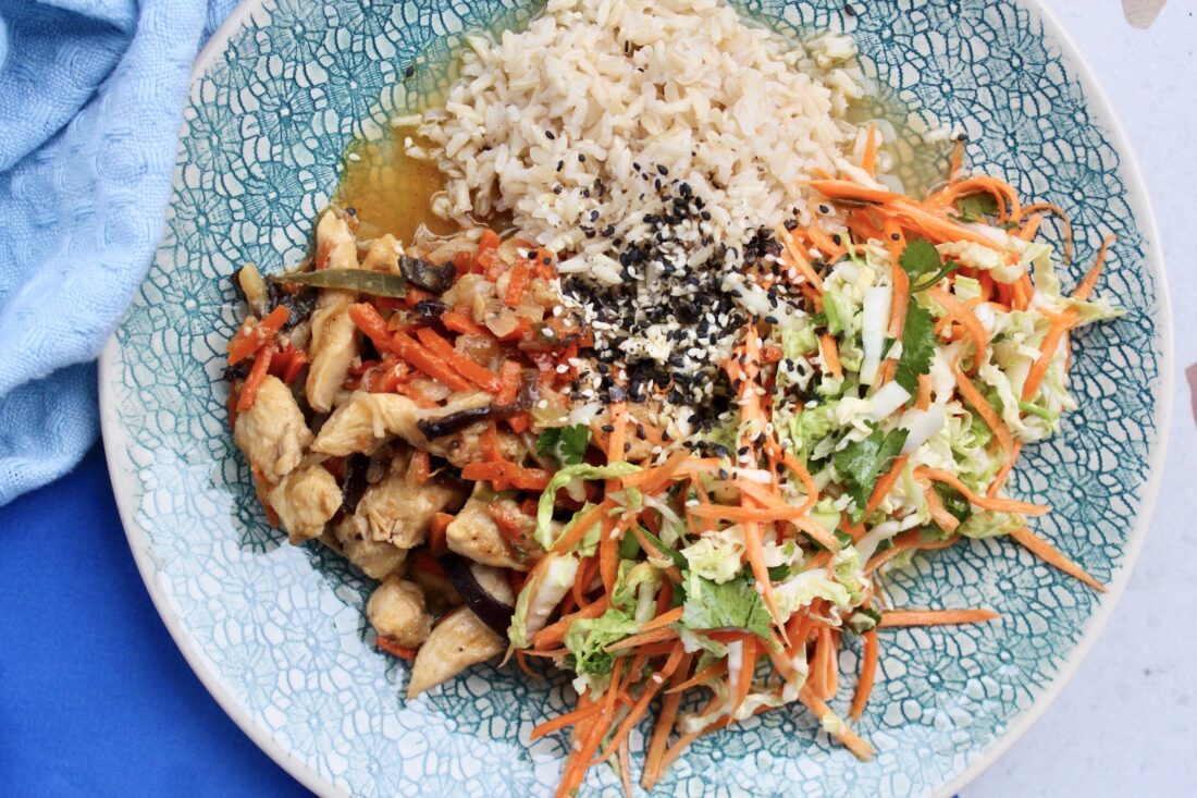 Chińszczyzna z kurczakiem i ryżem